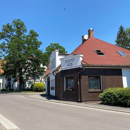 Penzion Country Club Hotell Žamberk Exteriör bild
